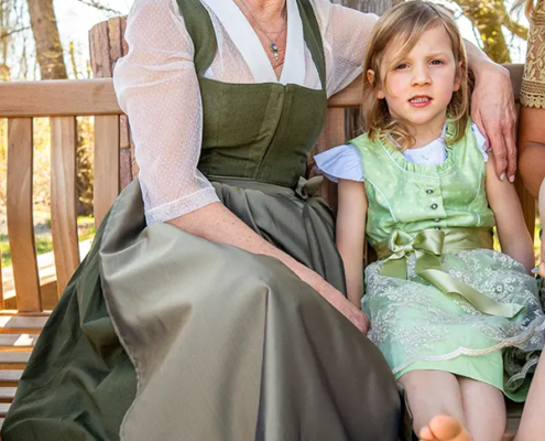 Dirndl Dunkelgrün