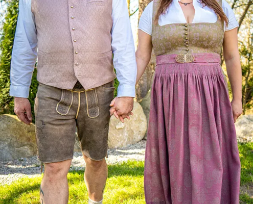Trachtenweste altrosa, Kniebundlederhose