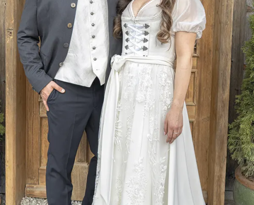 Brautkleid lang, festlicher Herrenanzug