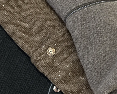 Herren-Strickjacken mit klassischen Linksstrick Herren-Strickjacken mit klassischen Linksstrick