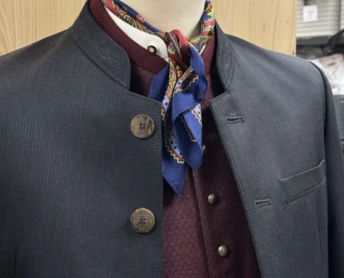 Elegante Anzüge in herbstlichen Farben Elegante Anzüge in herbstlichen Farben