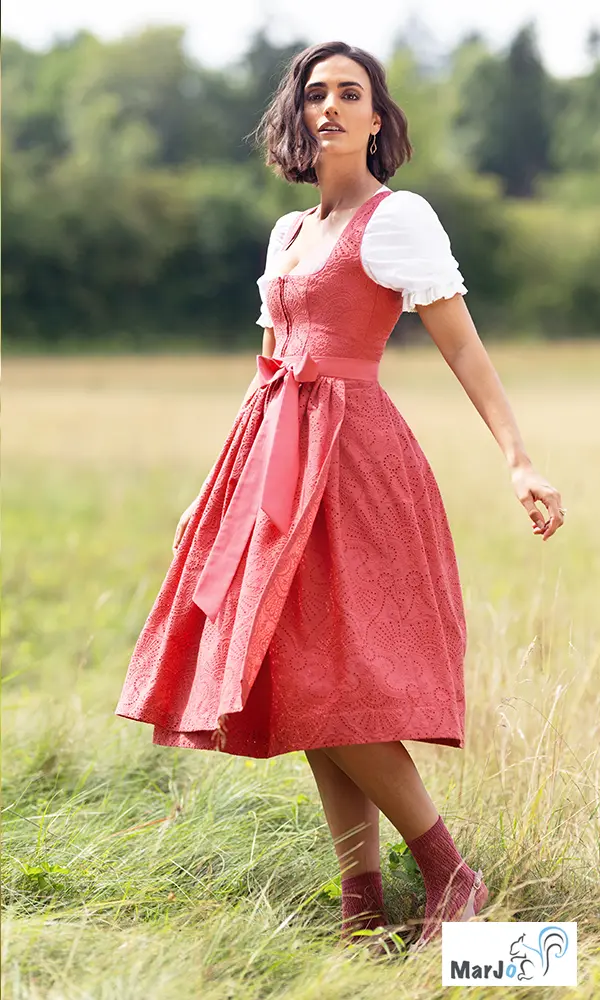 Marjo Dirndl Biberbach, Koralle Marjo Dirndl Biberbach, Koralle