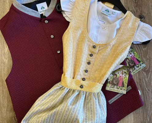 Isartal Kinderdirndl gelb Jungenweste rot Isartal Kinderdirndl gelb Jungenweste rot