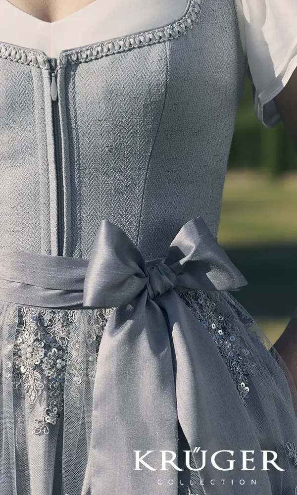 Krüger Collection, Dirndl hellgrau Detail Krüger Collection, Dirndl hellgrau Detail