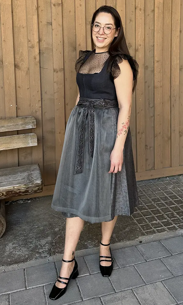 Dirndl schwarz, Punktebluse trans Dirndl schwarz, Punktebluse trans