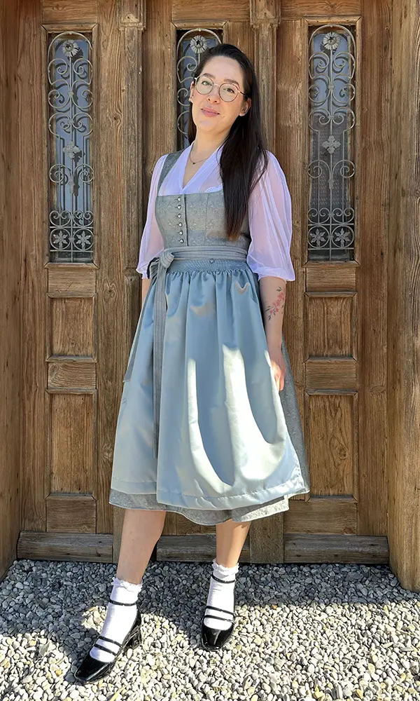 Dirndl salbei, Bluse transparent Dirndl salbei, Bluse transparent