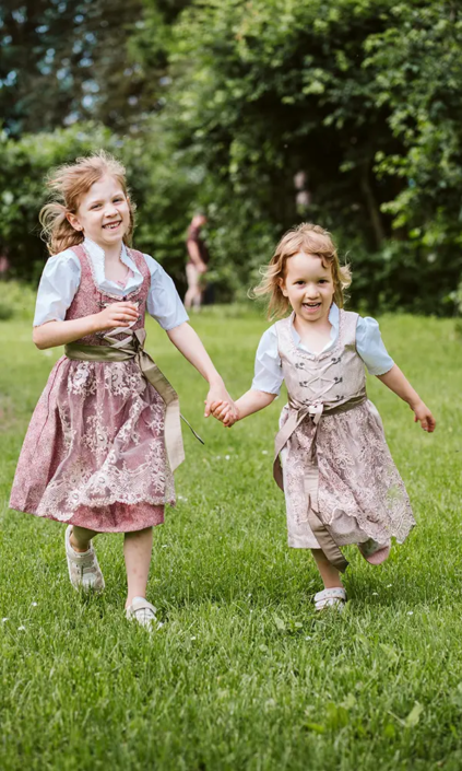 mädels-dirndl-rose