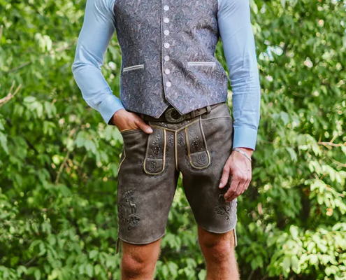Herrenweste bunt Lederhose braun Herrenweste bunt Lederhose braun