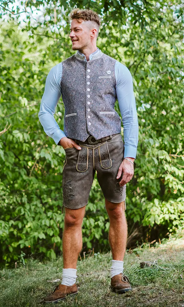 Herrenweste bunt Lederhose braun Herrenweste bunt Lederhose braun