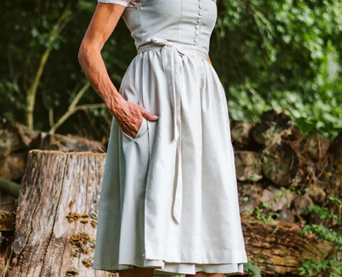 Hochzeitskleid-grau