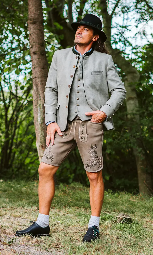 Chic in Tracht vom Hut bis zum Schuh Chic in Tracht vom Hut bis zum Schuh