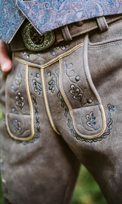 Sedlmeir Exklusiv Lederhose Eichblatt braun Sedlmeir Exklusiv Lederhose Eichblatt braun